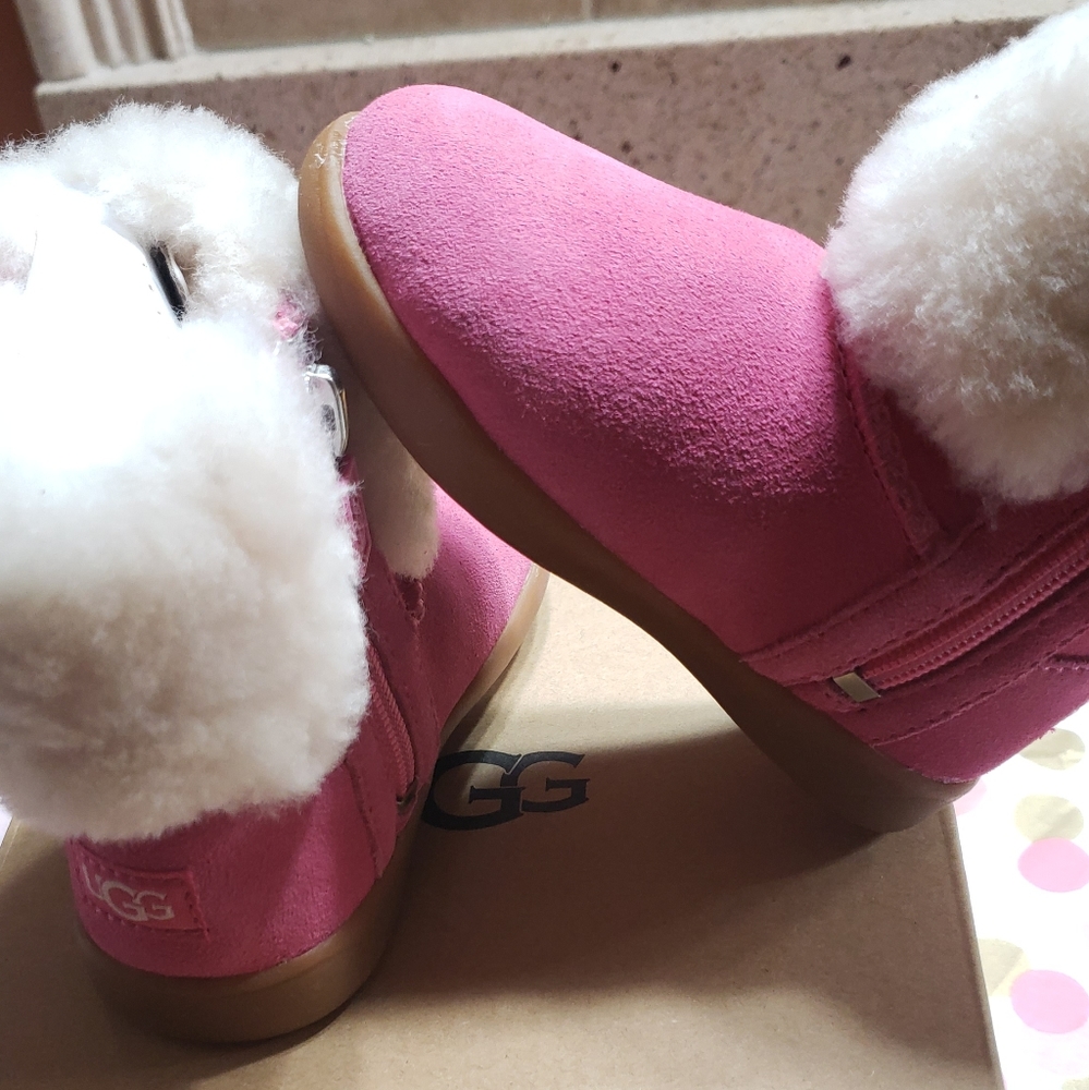 NIB UGG RAMONA TODDLER (AUTHENTIC) SHEEPSKIN BOOTS SIZE 7 PINK 💖 ADORABLE 🎀 - Picture 7 of 14